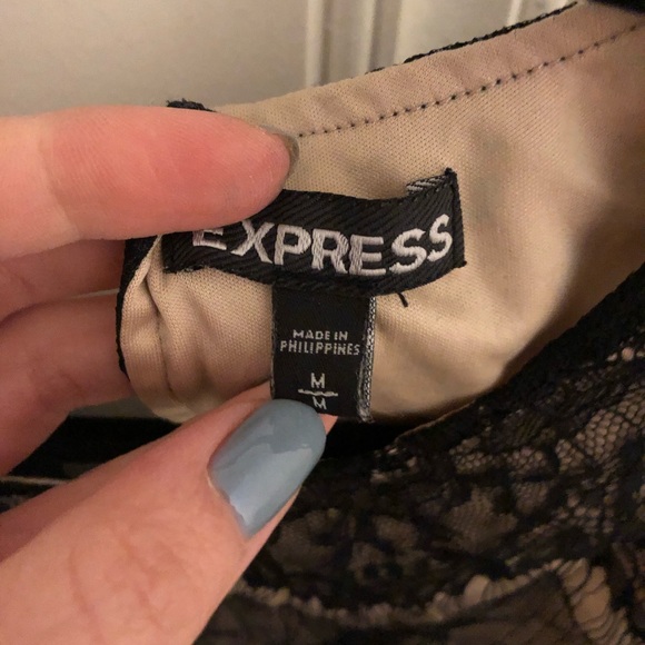 VGUC Express Lace crop top size medium - Picture 4 of 4